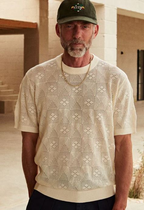 Cropped Polo Shirt Outfit, Knitted Tshirt Pattern, Mens Perm, Old Man Fashion, Cropped Polo Shirt, Polo Shirt Outfits, White Nike Shoes, Mens Editorial, Hipster Mens Fashion