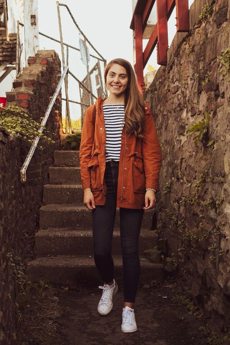 Orange Jacket Outfit, Orange Sweater Outfit, Sweater Jacket Outfits, Winter Jacket Outfits, Raincoat Outfit, Preppy Fall Outfits, Burnt Orange Sweater, Orange Coat, Orange Outfit