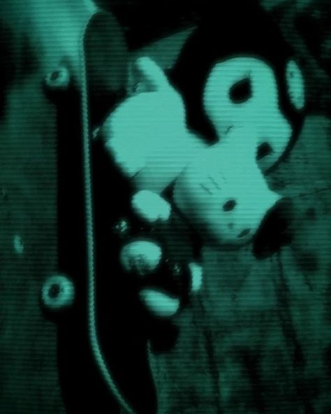 Skate Profile Pictures, Goth Hello Kitty Pfp, Grunge Hello Kitty Pfp Dark, Green Aesthetic Hello Kitty, Emo Hello Kitty Aesthetic, Kuromi Dark Aesthetic, Hello Kitty Dark Aesthetic, Dark Hello Kitty Aesthetic, Emo Hello Kitty Pfp