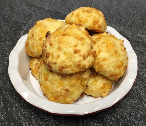 Easy Cheese Ball Biscuits Easy Cheese Ball, Biscuits From Scratch, Cheese Biscuits, Easy Cheese, Homemade Dinner, Cheese Ball, Parmesan Cheese, Homemade Bread, Shredded Cheese