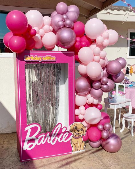 C&D Balloons And Crafts on Instagram: “More Barbie magic❤️ •balloon artist: @cdballoonscrafts • Barbie box: @shindigz • #barbieparty #barbiebox #barbiebirthdayparty…” Hot Pink Balloons, Balloon Arch Tape, Pink Balloon Arch, Barbie Party Decorations, Barbie Theme Party, Ballon Party, Barbie Box, Barbie Birthday Party, Barbie Theme