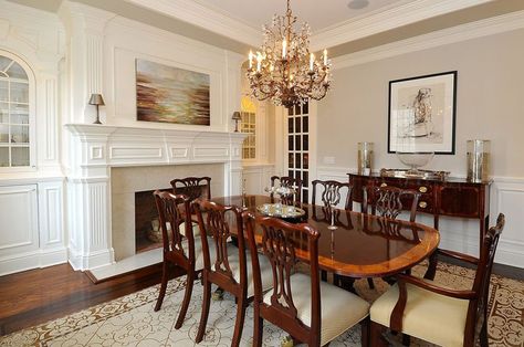 Traditional dining room with fireplace and chandelier Formal Dining Room Ideas, Chandelier French, Dining Room Fireplace, Traditional Dining Rooms, Dining Room Remodel, Dining Room Ideas, Traditional Dining, Traditional Dining Room, Dining Lighting