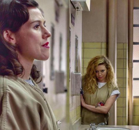 Nicky Nichols and Lorna Morello (Orange Is The New Black) Nicky Nichols Lorna Morello, Nicky Orange Is The New Black, Orange Is The New Black Aesthetic, Nichols Oitnb, Nicky And Lorna, Oitnb Nicky, Lorna Morello, Oitnb Memes, Nicky Nichols