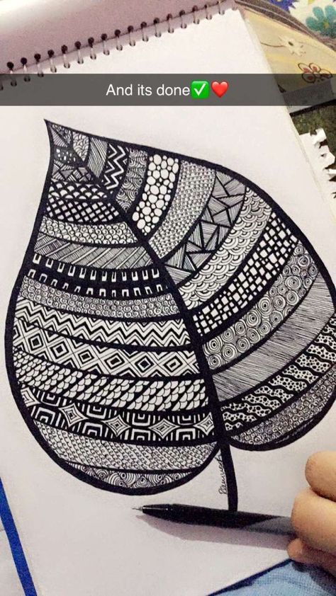 Latest Drawing Ideas, Aesthetic Mandala Art Easy, Unique Mandala Drawing Easy, Easy Mandala Drawing Simple, Mandala Drawing Simple, Eye Mandala Art, Unique Mandala Drawing, Pencil Drawing Images, Doddle Art