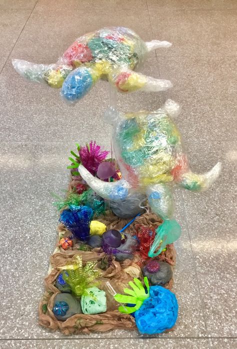 Recycled Sculpture Art, Recycled Art Sea Creatures, Sea Creatures Made From Recycled Materials, Plastic Projects Ideas, Plastic Sculpture Art, Trash Art Recycled Easy, 3d Recycled Art Projects, Recycled Art Sculpture, Plastic Sculpture