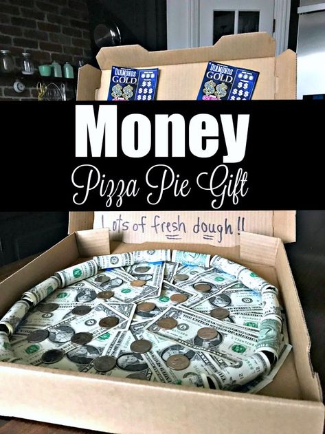 Money Pizza Pie Gift - Redhead Can Decorate Money Pizza, Pie Gifts, Red Wine Gravy, Pizza Gifts, Small Pizza, Pizza Cake, Creative Money Gifts, Birthday Money, Pizza Boxes