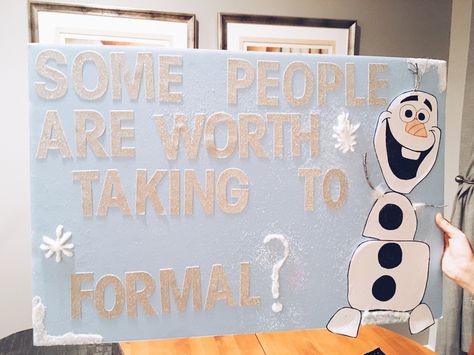 Frozen Hoco Proposal, Snowball Posters Proposal, Snowball Poster Ideas, Winter Formal Sign Ideas, Winter Ball Poster Ideas, Snowball Proposal Ideas, Winter Formal Proposals, Winter Formal Posters, Winter Formal Signs