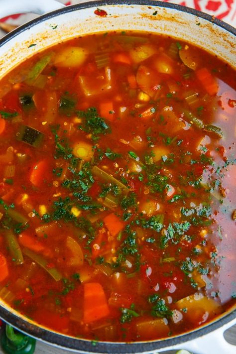 Mexican Vegetable Soup Vegetable Taco Soup, Mexican Vegetable Soup, Spicy Vegetable Soup, Mexican Cuisine Recipes, Fancy Meals, Mexican Vegetables, Mexican Soup Recipes, Vegetarian Soups, Closet Cooking