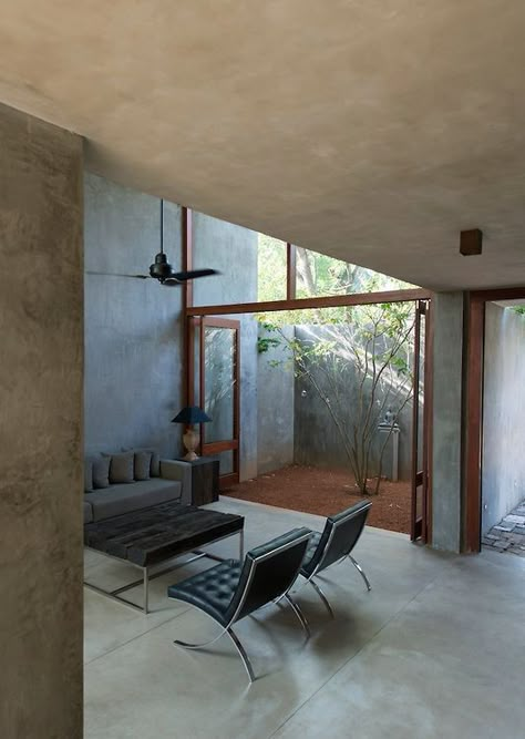 Industrial House Minimalist, Brutalism Interior, Industrial House Exterior, Brutalist Interior, Modern Tropical House, Concrete Effect Paint, Muar, Concrete Home, Jimbaran