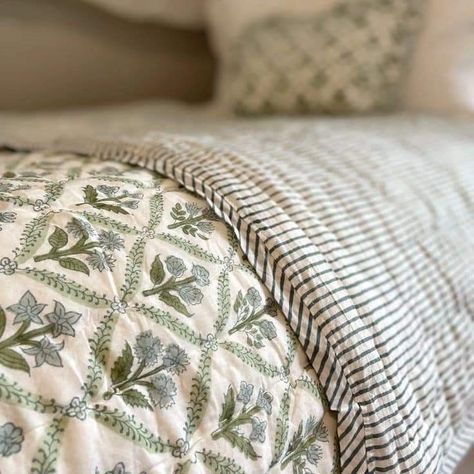 Green Stripe Bedding, Boat Bedroom, Country Bedding Sets, English Bedroom, Green Trellis, Cosy Rooms, Nashville Apartment, 2023 Bedroom, Bed Inspo