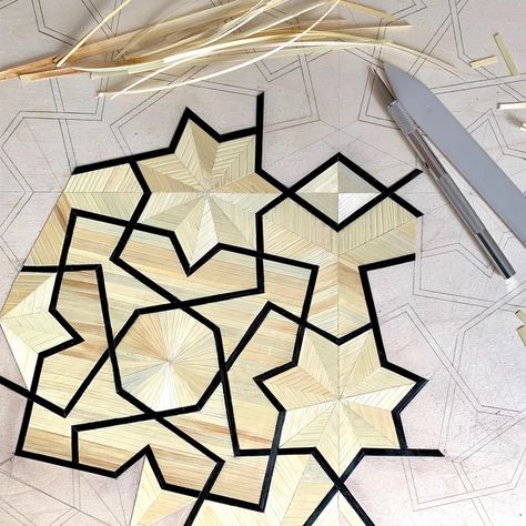 Printed Furniture, Pattern Islamic, Wood Floor Pattern, Straw Marquetry, Pearl Art, Fun Furniture, Geometric Pattern Art, Deco Salon, Paper Weaving