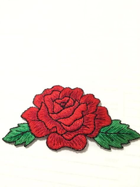 Rosa Rose Patch, Cute Patches, Patches And Pins, Rose Embroidery, Pins And Patches, Embroidery Patches, Hand Embroidery Designs, Fabric Painting, Iron On Patches