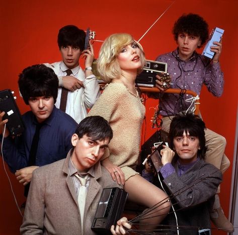 Debby Harry, Rock Band Photos, Blondie Band, Music Celebrities, No Exit, Deborah Harry Blondie, Band Photoshoot, New Wave Music, Belinda Carlisle