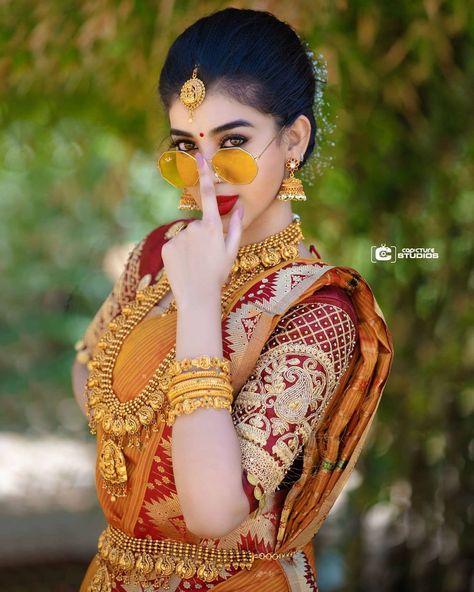 One Gram Gold Jewellery, Indian Bride Poses, Half Saree Function, Indian Bride Photography Poses, Indian Wedding Poses, Bride Photos Poses, Indian Bridal Photos, Indian Wedding Couple Photography, Bride Photography Poses