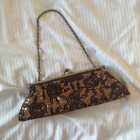 Floral Haven Store on Instagram: "Just dropped the most beautiful brown 90s purse with sequins and beaded detailing. I’ve been collecting vintage pieces over the last couple months and I’m excited to show you all the gems I’ve picked up along the way. Link in bio to shop or search floralhavenstore on depop 🤎🧸" Prom Bag Aesthetic, 90s Purses Vintage, Hermione Bag, 90s Purses, Vintage Bags And Purses, Formal Bags, Formal Bag, Prom Purse, Prom Bag