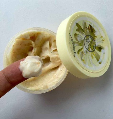 The Body Shop Moringa Body Scrub Review The Body Shop Moringa, Body Shop At Home, Flower Scent, Cream Body, My Skin, Macadamia, The Body Shop, Body Scrub, Body Cream