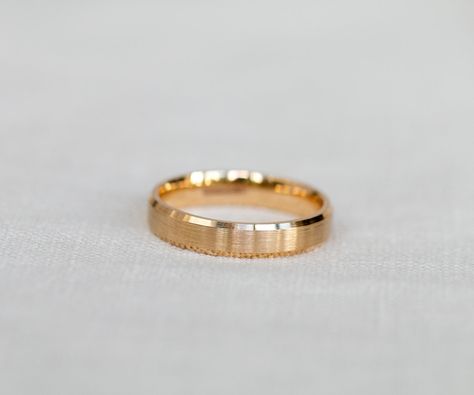 solid gold bevelled edge ring 9 ct yellow gold maya magal luxury jewellery brand london uk Solid Gold Wedding Band, Online Gold Jewellery, Solid Gold Band, Solid Gold Necklace, Solid Gold Ring, Modern Ring, Solid Gold Rings, Handmade Rings, Solid Gold Jewelry