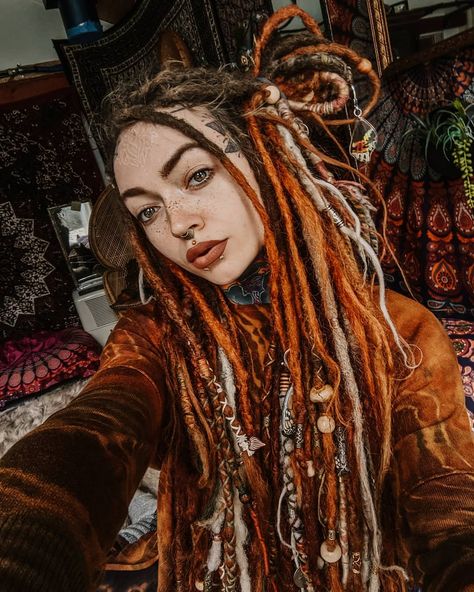 dreadlocks & dreamscapes on Instagram: “Would you guys love a dreadlock extension giveaway?! I am thinking about doing a peekaboo set with the talented @thirdeyegypsys beads! What…” Easy Hippie Hairstyles, Fabulous Aesthetic, Synthetic Dreads Hairstyles, Bohemian Twists, Morgin Riley, Hippie Hairstyles, Dread Wig, Partial Dreads, Dreads Styles For Women