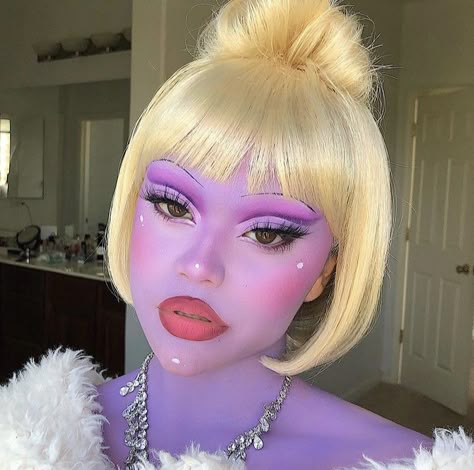 Purple Face Makeup, Retro Alien Makeup, Retro Space Makeup, Pink Alien Makeup, 60s Alien, Alien Inspired Makeup, Pink Alien Costume, Planet Her Makeup, Retro Alien