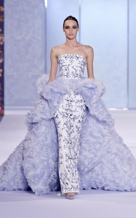 Paris Haute Couture Week: The highlights from Valentino, Dior, Chanel and more Chanel Haute Couture Dress, Haute Couture Gowns, Collection Couture, Ralph Russo, Dior Haute Couture, Wedding Dress Couture, Beauty Dress, Couture Week, Couture Wedding