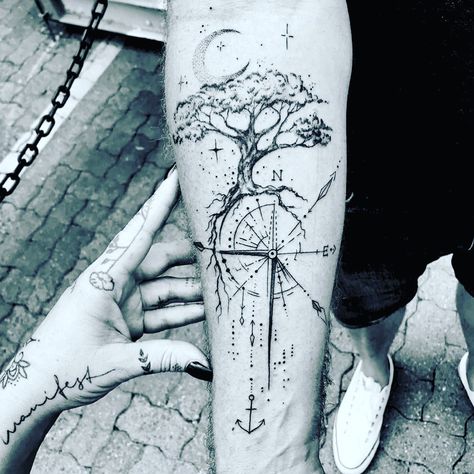 It’s all about tattoo’s Mens Shoulder Tattoo Ideas Inspiration, Mythical Tattoos Men, Tricep Tattoo Men Ideas, Celtic Tree Of Life Tattoo Feminine, Architecture Tattoo Ideas, Tree Of Life Tattoo Men, Tree Tattoos For Men, Ascension Tattoo, Tiffany Tattoo