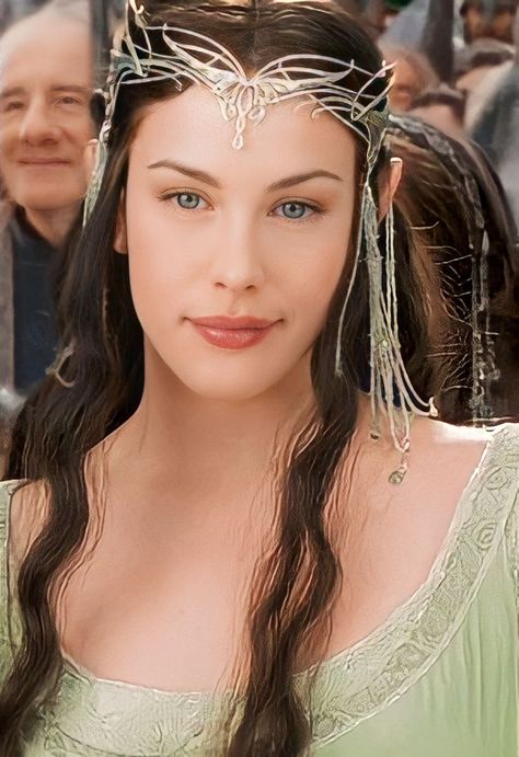 Arwen Costume, Arwen Lotr, Arwen Evenstar, Arwen Undomiel, Aragorn And Arwen, Lotr Wedding, Lotr Elves, Elf Costume, Lord Of The Ring