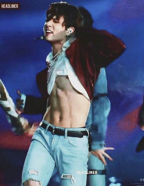 Look at those beautifully crafted abs how do you go from squishy to abs in like 3 minutes Jungkook Oppa, Jungkook Abs, Bts Lockscreen, Jimin Jungkook, G K, Jungkook Cute, Fan Fiction, Foto Jungkook, Bts Bangtan Boy