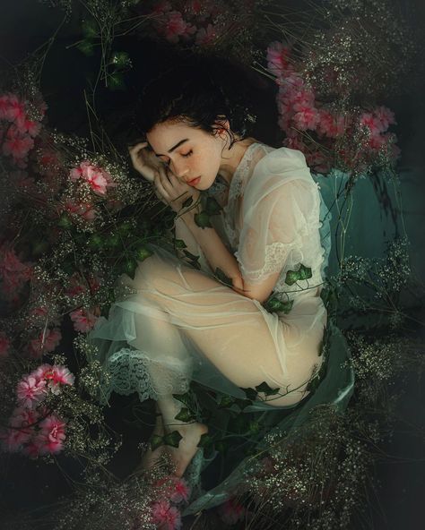 Ophelia Painting, Ethereal Photography, Underwater Portrait, City Life Photography, Mermaid Photography, Lake Photoshoot, Water Shoot, Model Sketch, Flower Photoshoot