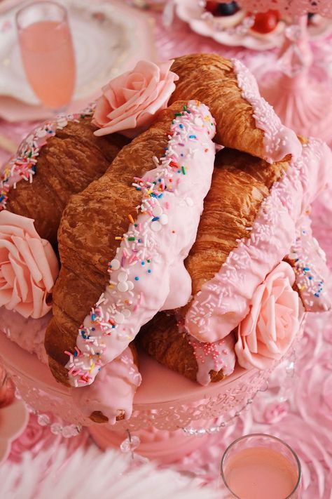 High Tea Pastries, Easy French Party Food, Rose Croissant, High Tea Desserts, Pink Foods For Party, Colourful Desserts, Pink Food Ideas, Pink High Tea, Pink Pastries