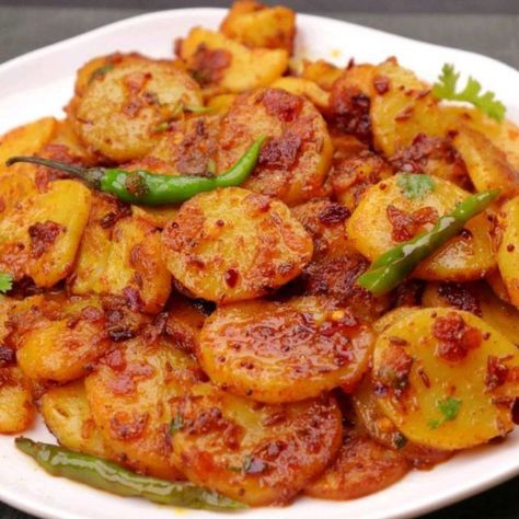 Aarti Madan on Instagram: "Love this quick and easy to make chatpati aloo katli. #AartiMadan Ingredients 500g potatoes medium size 3-4 tablespoons oil 1 teaspoon cumin seeds 1 teaspoon mustard seeds 1 large onion 1 tablespoon ginger- garlic paste salt to taste ¼ teaspoon turmeric powder ½ teaspoon red chilli powder ½ teaspoon red chilli flakes ½ teaspoon chaat masala ¼ teaspoon garam masala ½ teaspoon amchoor powder 1 teaspoon coriander powder 2 green chillies 2 tablespoons fresh coriander Ste Masala Aloo, Dry Curry, Pakistani Recipes, Aloo Recipes, Red Chilli Powder, Indian Cooking Recipes, Cumin Seeds, Mustard Seeds, Chaat Masala