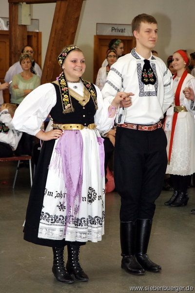 FolkCostume&Embroidery: Overview of the peoples and costumes of Transylvania German Traditional Clothing, German Traditional Dress, European Costumes, German Costume, Costumes Around The World, Young Frankenstein, German Dress, Native Dress, Folk Clothing