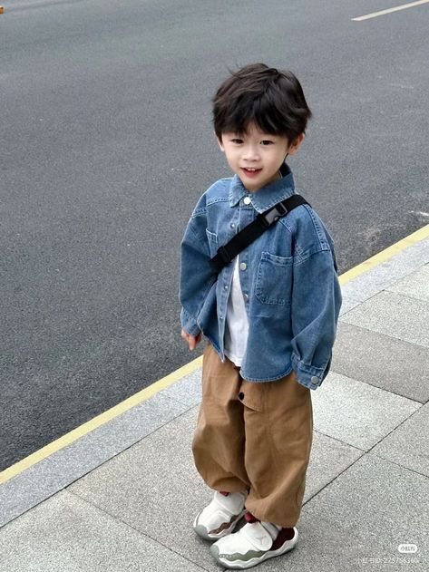 #kidsfashion #childrensfashion #kidsclothing #fashionforkids #kidstyle #trendykids #kidswear #fashionablekids #kidsclothes #kidsclothingstyle #kidsclothingtrends #kidsclothinginspo #kidsclothingideas #kidsclothingbrand #kidsclothinghaul Korean Kids Outfits Boys, Japanese Kids Fashion, Boys Ootd, Magical Childhood, Boys Winter Clothes, Hipster Kid, Baby Boy Winter Outfits, Japanese Kids