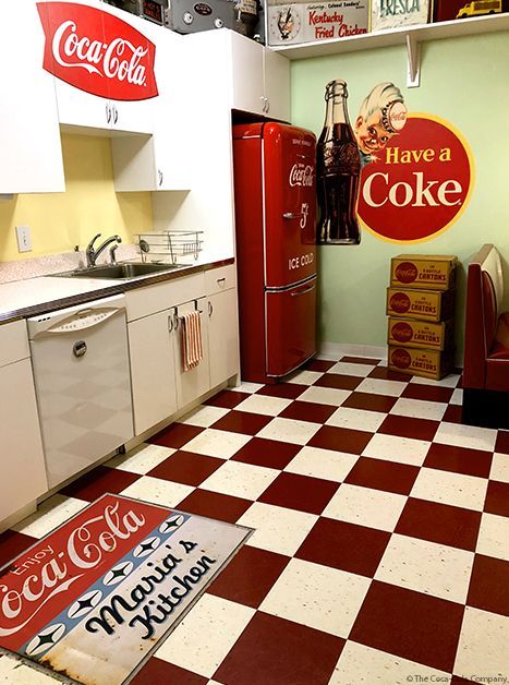 Coke Kitchen, Coke Drink, Cocoa Cola, Coca Cola Kitchen, Coca Cola Decor, Posters Movie, 50s Diner, Floor Decals, Kitchen Retro