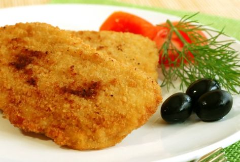 Turkey Schnitzel Turkey Schnitzel Recipes, Beef Schnitzel, Five Ingredient Recipes, Turkey Schnitzel, Cornish Hen Recipes, Hen Recipes, Schnitzel Recipe, Bon Appetit Recipes, Low Fodmap Recipe