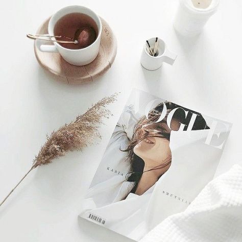 Flat Lay Inspiration, Cream Aesthetic, Flatlay Styling, Coffee Photography, Flat Lay Photography, Blogger Tips, Classy Aesthetic, A Cup Of Tea, A Cup Of Coffee