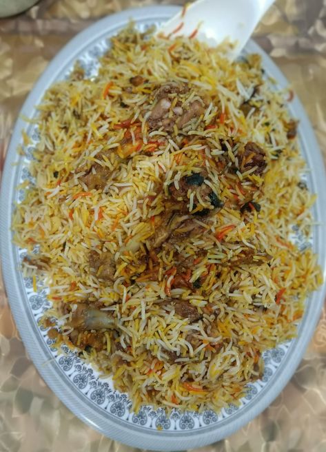 Chicken Biryani Photography Home, Chicken Biryani Photography, Biryani Aesthetic, Biryani Snap, Biryani Food, Cooking Recipes In Urdu, Chicken Biryani Recipe, Eating Food Funny, Chicken Biryani