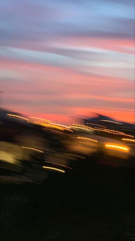 Blurry Lights, Blur Picture, Blur Photography, Rain Photo, Blurry Pictures, Blurry Vision, Goth Wallpaper, Blur Photo, Sunset City