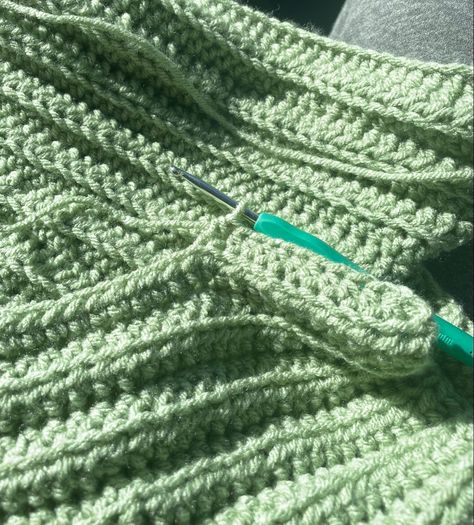 Yarn Aesthetic, Sewing Aesthetic, Car Green, Green Yarn, Aesthetic Light, Green Crochet, Aesthetic Green, Types Of Yarn, Garden Inspired