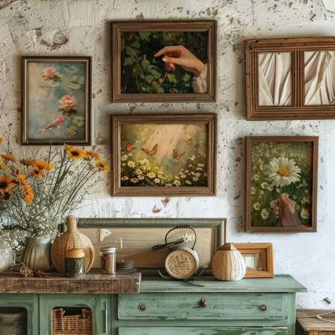 Vintage Style Wall Art, Feminine Eclectic Botanical Style, Spring Decor Bedroom, Feminine Eclectic Botanical, Nature Gallery Wall, Maximalist Vintage Decor, Spring Cottage Decor, Vintage Decorating Ideas For The Home, Vintage Aesthetic Home Decor