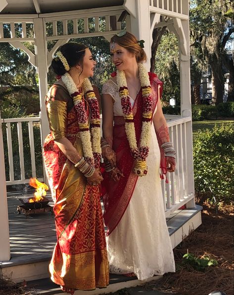 Hindu Lesbian Wedding, Indian Lesbian Wedding, Indian And American Wedding, Lesbian Indian Wedding, Indian American Wedding Fusion, Queer Couples, Wlw Wedding, Indian American Weddings, Iraqi People