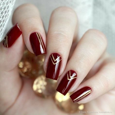 Wine And Gold Nails Acrylic, Wine Gel Nails Design, Maroon Nails For Wedding, Wine Red Nails Designs Gold Glitter, Red And Gold Fall Nails, Wine And Gold Nails Designs, Simple Red Nails Designs, Gold Lines On Nails, Fall Red Nails Designs