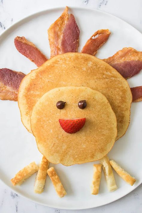 Turkey Pancakes, Traditions For Kids, Tradition Ideas, Kids Pancakes, Halloween Breakfast, Thanksgiving Breakfast, Simple Thanksgiving, Chocolate Bacon, Pancake Art