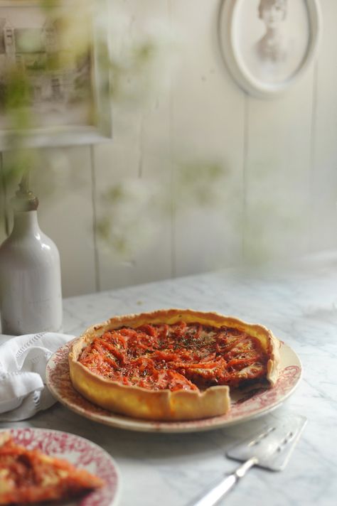 Eve's Tomato Tart - MY FRENCH COUNTRY HOME French Country Cooking, My French Country Home, Country Recipes, Cooking Challenge, Weekend Cooking, Meatless Main Dishes, Tomato Tart, French Country Home, Summer Tomato