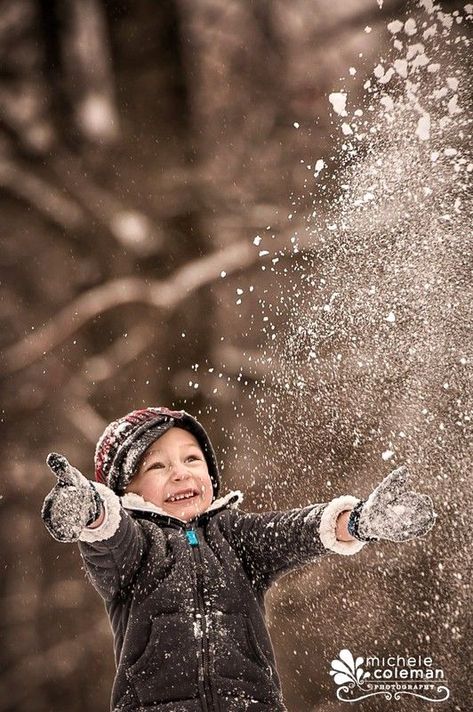 Winter Family Photoshoot, Winter Family Photography, Winter Family Pictures, Snow Photoshoot, Winter Family Photos, Winter Portraits, Snow Pictures, Snow Photography, Photography Poses Family