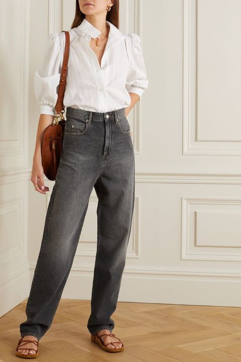 Spring Minimalist Outfit, Look Short Jeans, Fall Denim Trends, Grey Jeans Outfit, Denim Pants Outfit, Bootcut Jeans Outfit, Gray Denim Pants, Denim Jeans Outfit, Jeans Trend