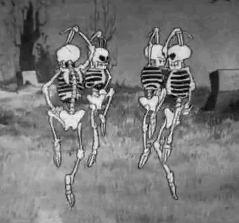 Vintageskeleton Creepy GIF - Vintageskeleton Creepy Dance - Discover & Share GIFs Scary Wallpaper Dark, Skeleton Dance, Scary Wallpaper, Wallpaper Dark, Spooky Scary, Vintage Cartoon, Dark Anime, The Villain, Santa Maria