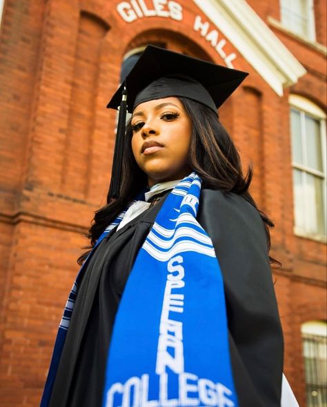 Elementary Education Major, Senior Pictures Hairstyles, Grad Picture Ideas, Graduation Pic Ideas, Graduation Look, Spelman College, Education Major, Lansing Michigan, Graduation Poses