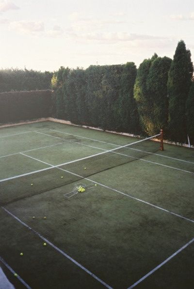 Private tennis court and tress. Private Tennis Court, Tennis Photos, Tennis Aesthetic, Tennis Outfits, Playing Tennis, Vintage Tennis, Surf Lifestyle, Tennis Clubs, Tennis Fashion