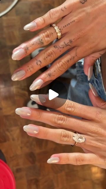 Ashley Paige on Instagram: "rhode gray chrome nails 🩶 are they giving voldy or queen HB? #chromenails #chromemanicure #manicure #nails #nailvlog #dailyvlog #foryou #cleangirlaesthetic #haileybieber" Chrome Gray Nails, Chrome Nails Gray, Rhode Gray Chrome Nails, Gray Chrome Nails, Halie Bieber Nails Chrome, Silver Chrome Nails Aesthetic, Grey Chrome Nails, Chrome Manicure, Manicure Nails