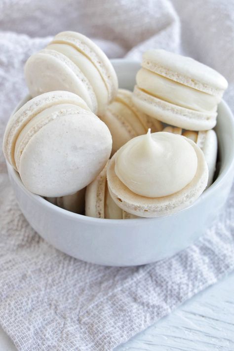 Pinup Pictures, White Macarons, Citrus Curd, Ganache Macaron, Macaroons Flavors, French Macaroon Recipes, Macaron Filling, Macarons Macaroons, Macaron Recipes